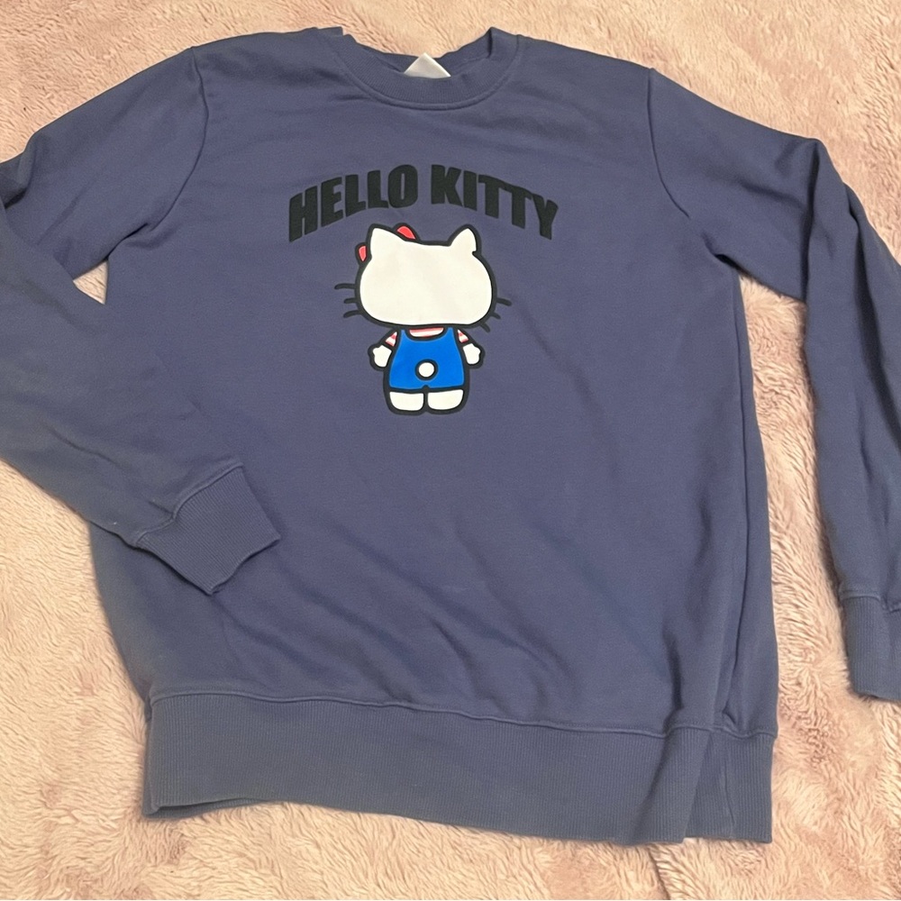 Hello kitty crewneck 🍎